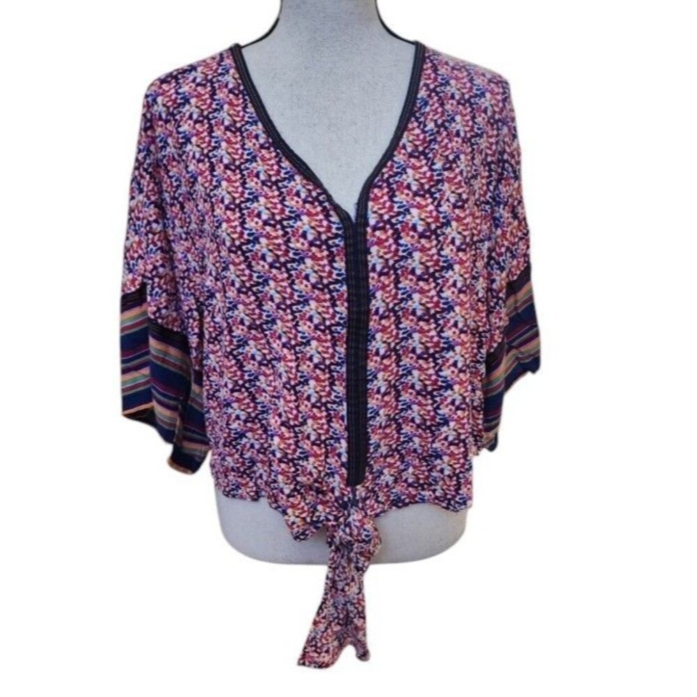 Democracy Blouse Size Medium Flowy Front Tie Kimono Sleeve